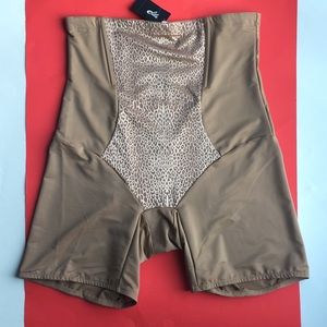 New with tags ELILA LONG LEG HIGH WAIST SHAPER 3XL